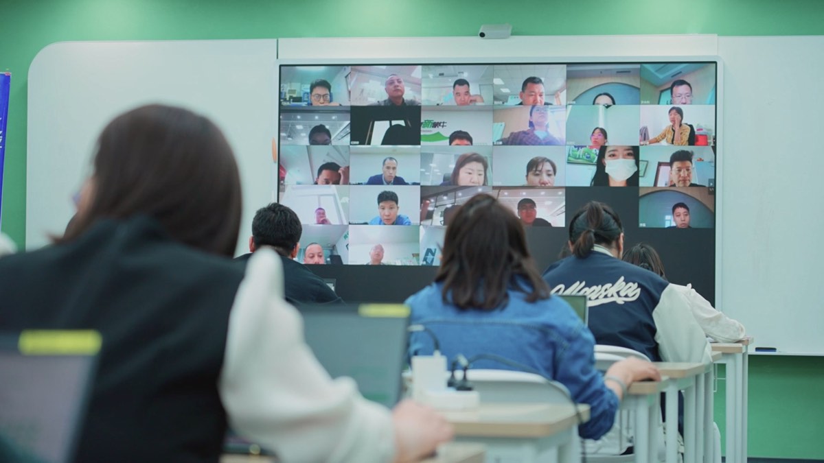 Giải pháp đào tạo ClassIn 12 Một buổi đào tạo kết nối nhiều điểm cầu cùng lúc