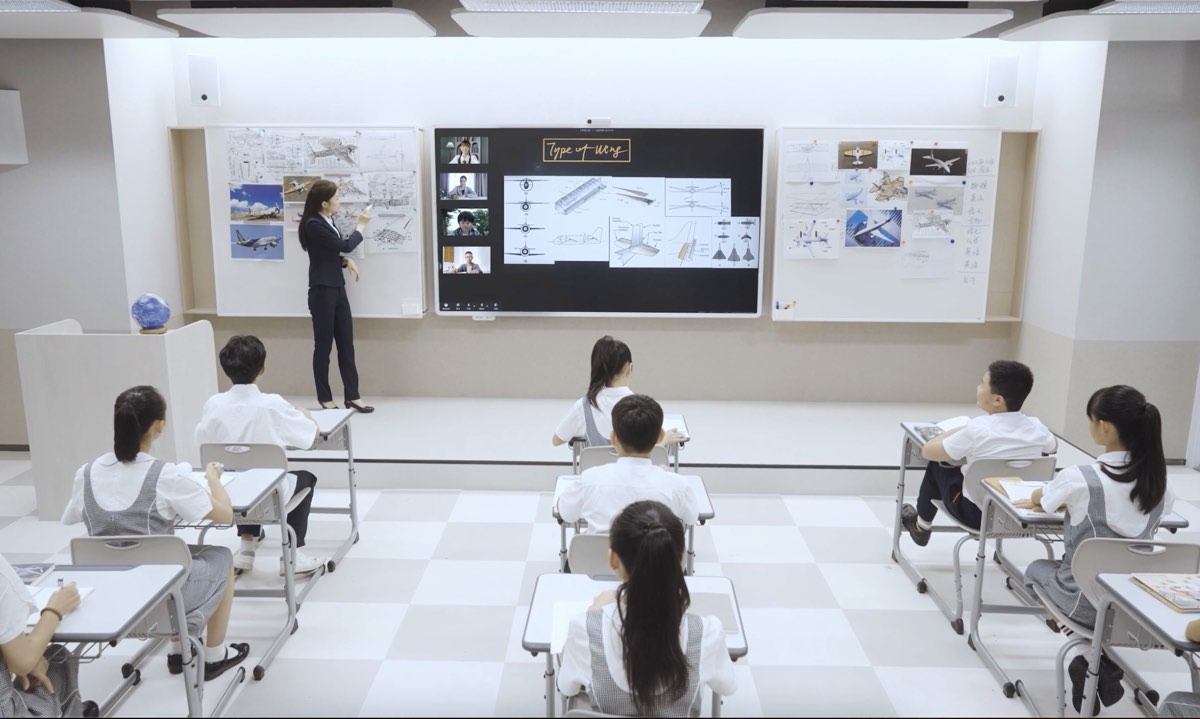 Giải pháp đào tạo ClassIn 11 Lớp học OMO: học viên tại lớp và học viên từ xa trên cùng màn hình